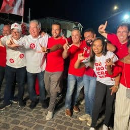 Castro Alves Mobiliza Mais de 6 Mil Pessoas em Apoio a Lula
